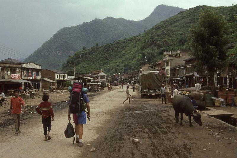 RWT 0149 142-13 Nepal Dhumre Start of Trek.jpg